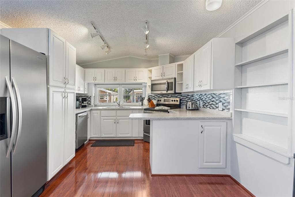 141 CHAMPIONSHIP DR - Interior/Exterior Photo 3 - DAVENPORT, FL