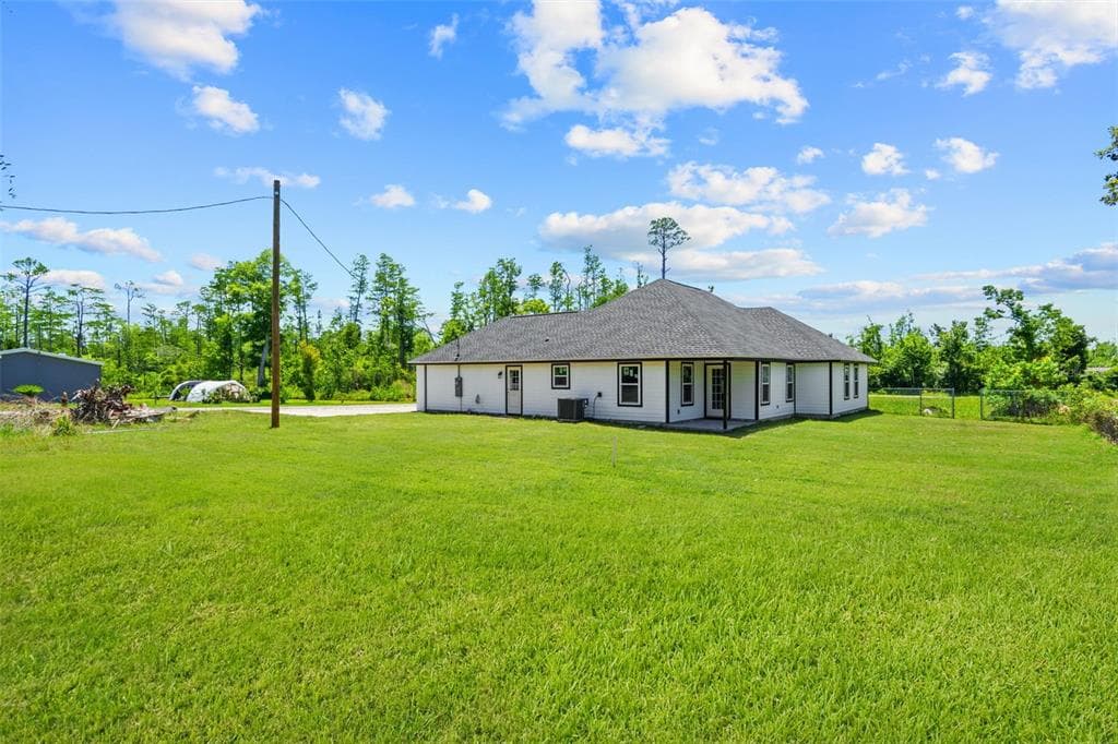 8823 SEMINOLE STREET - Interior/Exterior Photo 4 - YOUNGSTOWN, FL