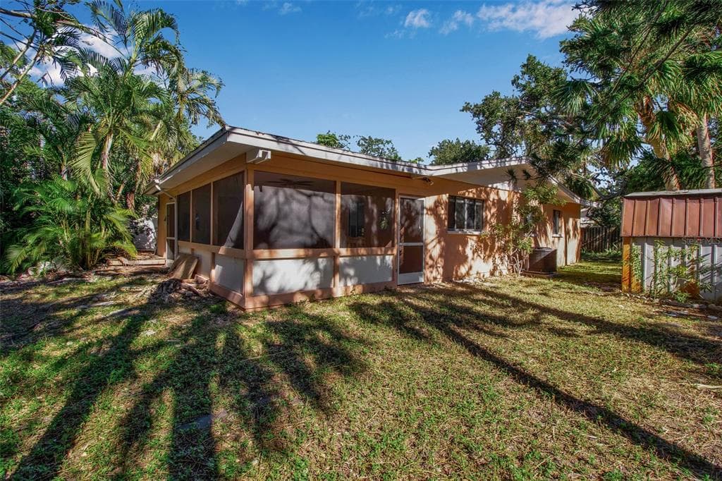 144 GARDEN LANE - Interior/Exterior Photo 4 - SARASOTA, FL