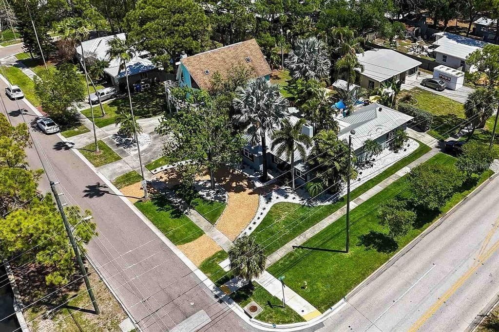 8301 RIVERSIDE DRIVE NE - Interior/Exterior Photo 3 - ST PETERSBURG, FL