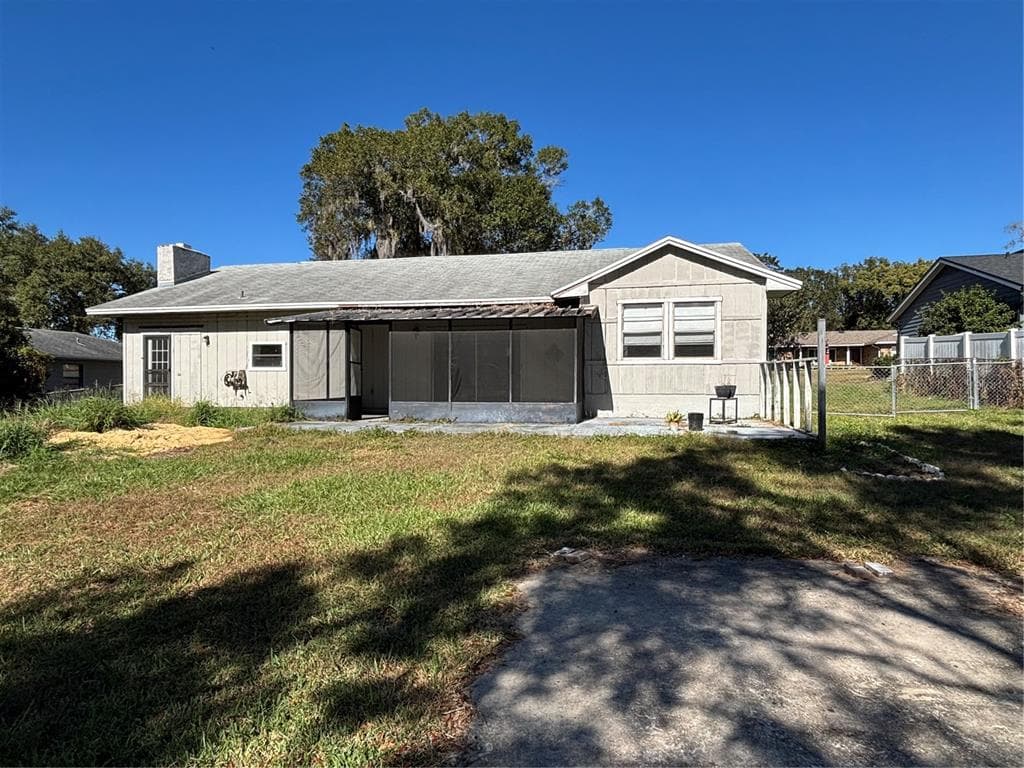 7114 SHEFFIELD DRIVE - Interior/Exterior Photo 4 - LAKELAND, FL